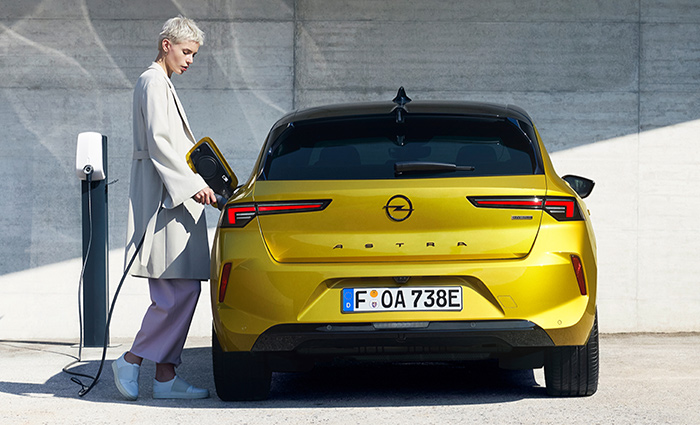 Opel Astra - Benzín, diesel nebo hybrid
